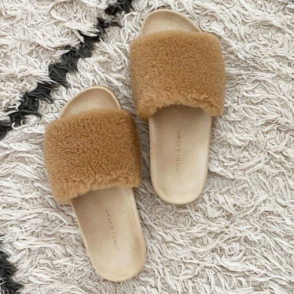 JENNI KAYNE
Shearling Slide Sandal